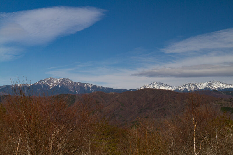 陣馬形山山頂からの南アルプス