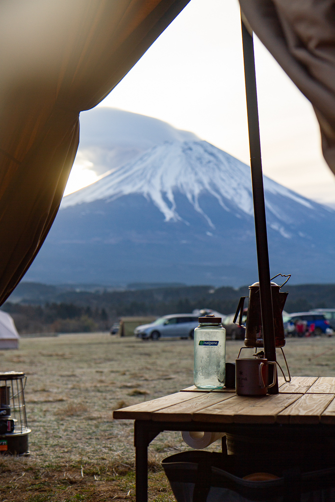 朝焼け前の富士山