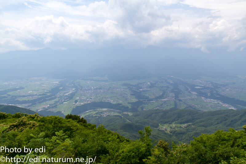 陣馬形山山頂からの眺め