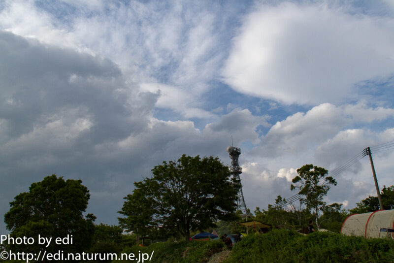 陣馬形山の空