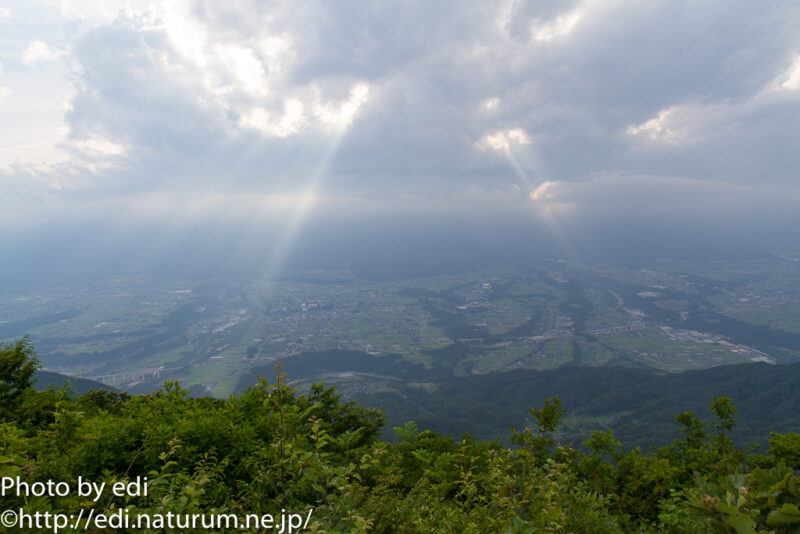 陣馬形山山頂からの眺め