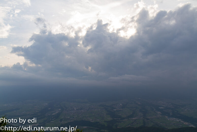 陣馬形山山頂からの眺め