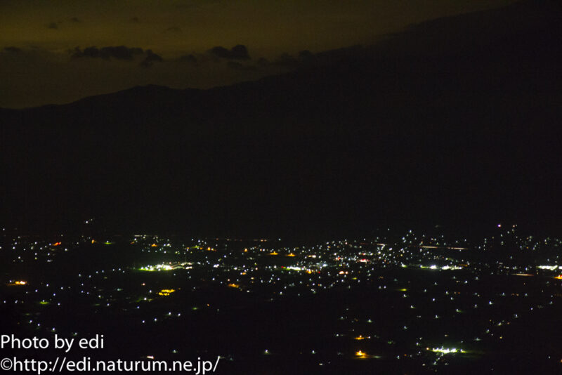 陣馬形山山頂からの夜景