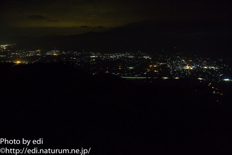 陣馬形山山頂からの夜景