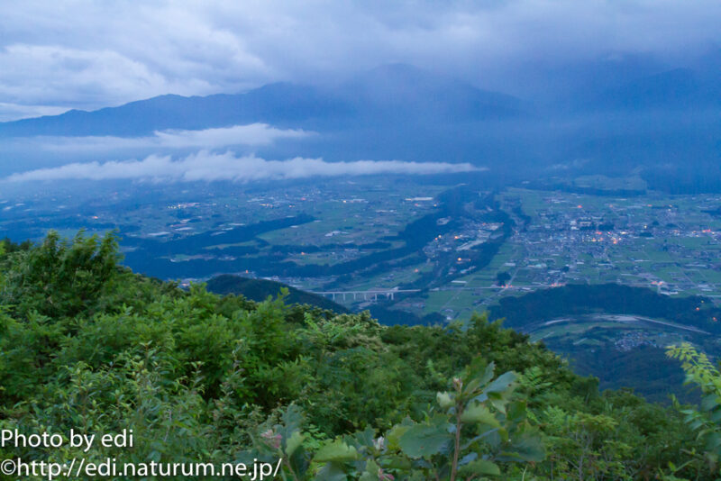 陣馬形山山頂